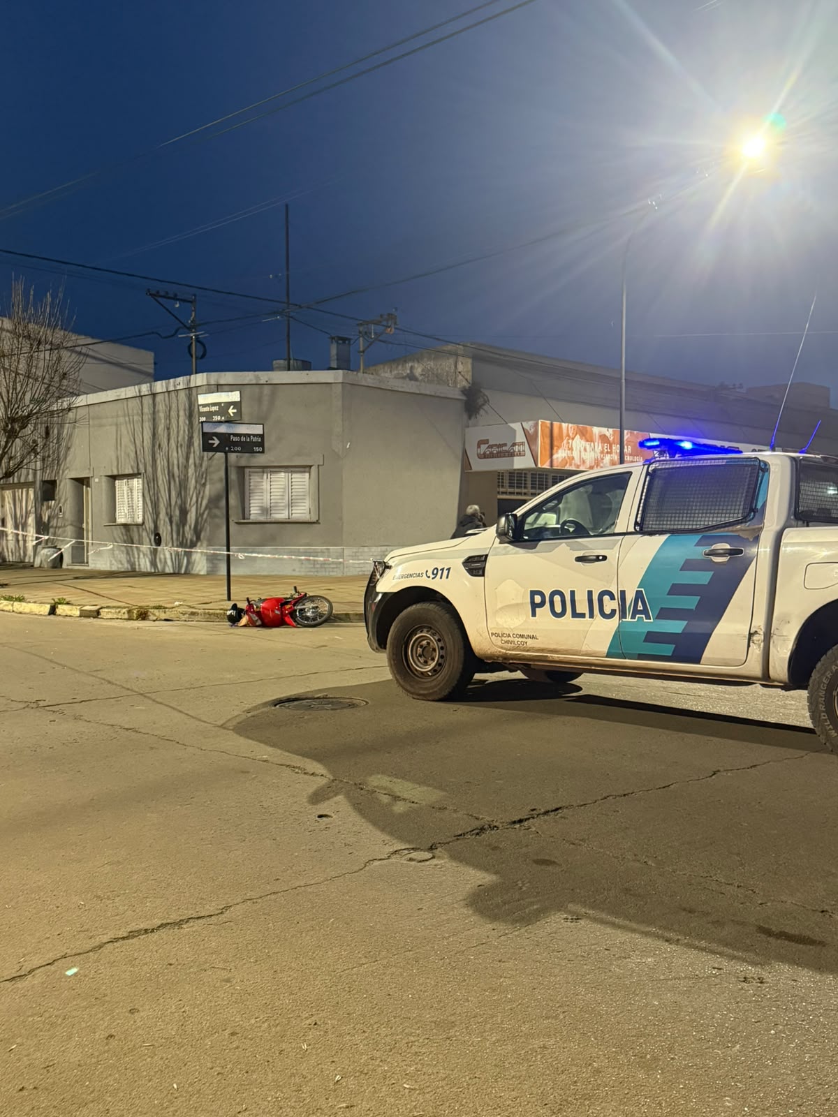 Un grave accidente de tránsito se registró en la intersección de las calles Paso de la Patria y Vicente López, donde por razones que aún se intentan establecer, colisionaron una motocicleta y un…