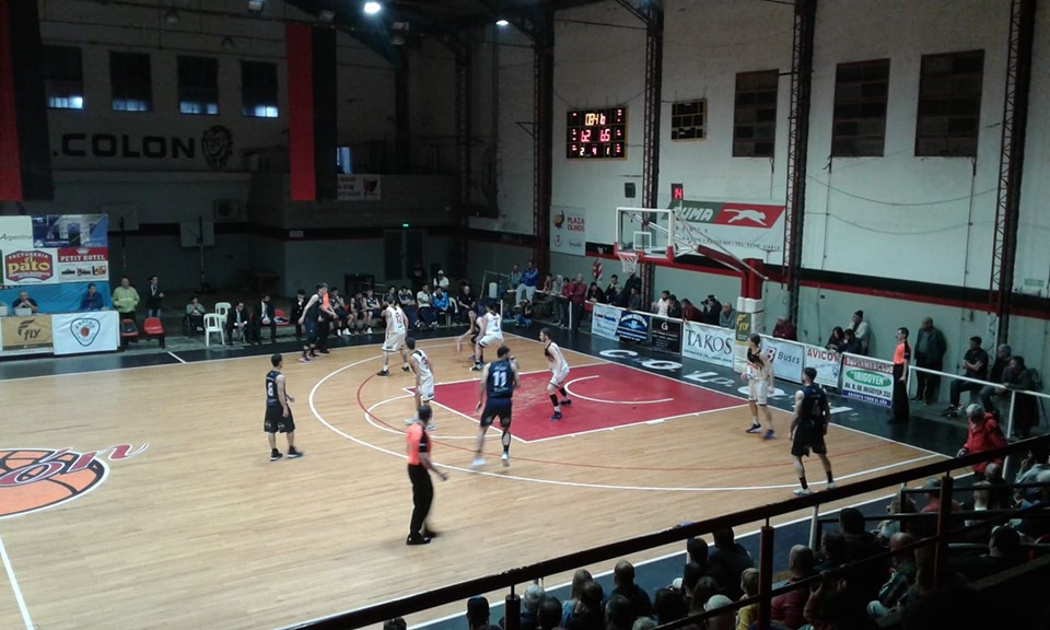 Básquet
Tomás de Rocamora defendió y atacó mejor en el último cuarto para llevarse el punto