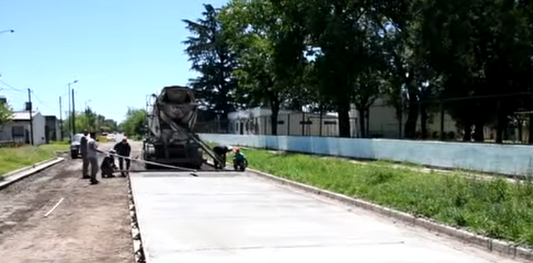 Llevan a cabo 14 cuadras de cordón cuneta y dos de pavimento en diferentes sectores de la ciudad.