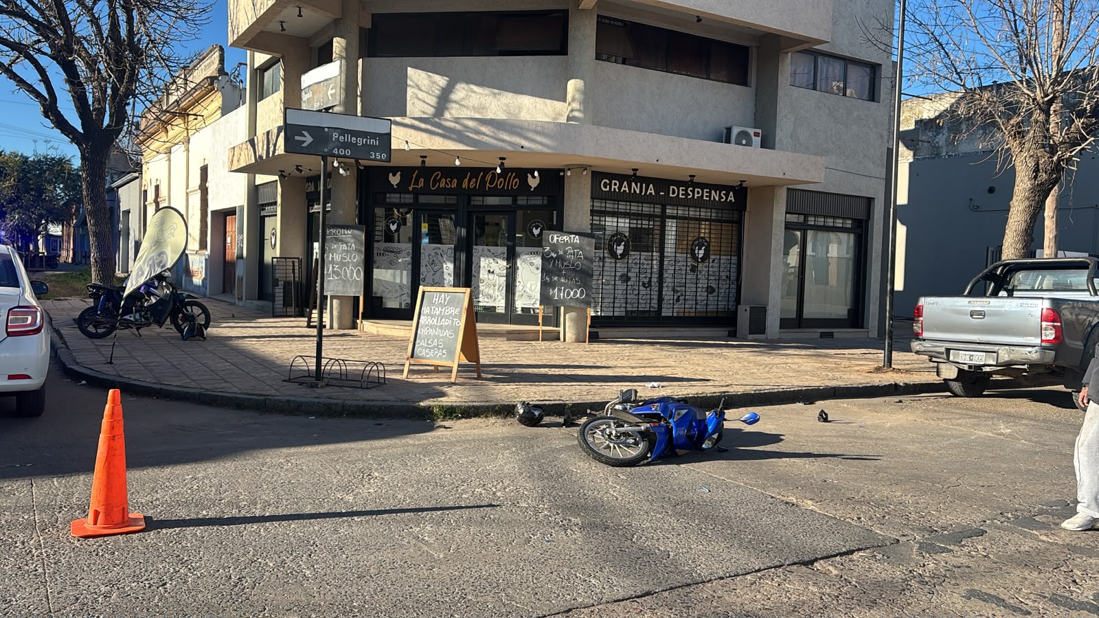 Accidente de motos en Zapiola y Pellegrini: dos personas trasladadas