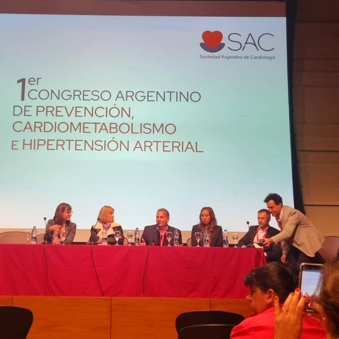 “Los profesionales tenemos la mirada puesta en tal sentido con respecto a los niños y en los adultos, la detección de la arteriosclerosis subclínica que es cuando la arteria se empieza a tapar”