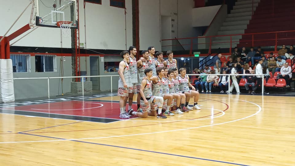 Colón se quedó con una nueva edición del clásico y es uno de los líderes del certamen