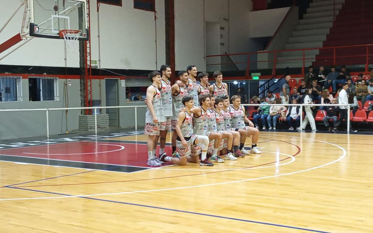 Colón se quedó con una nueva edición del clásico y es uno de los líderes del certamen
