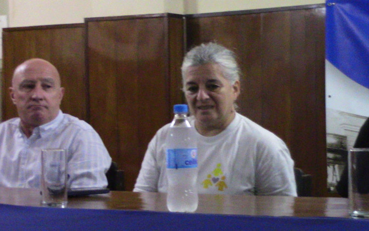 Cena de La Juan Román ‘Bostera y Solidaria’ con la presencia de los ex jugadores: Mársico, Barijho y Arce, con música para acompañar sorteos con importantes premios