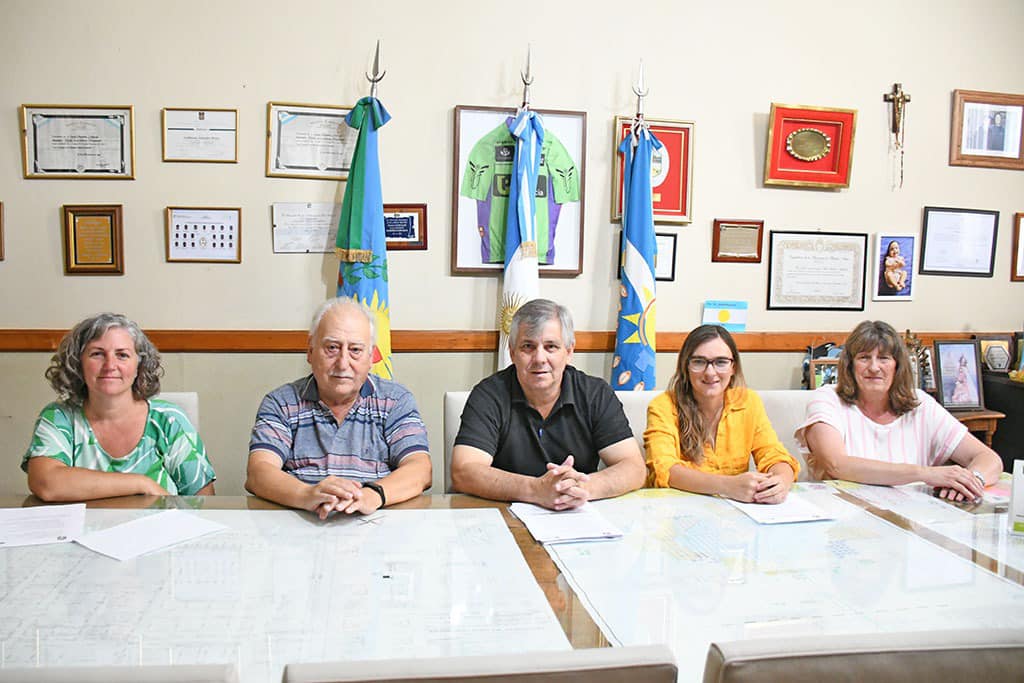 “Vamos a hacer un gran esfuerzo desde el Municipio para afrontar el ciclo lectivo 2024 y continuar  con la labor educativa”, enfatizó el intendente Guillermo Britos.