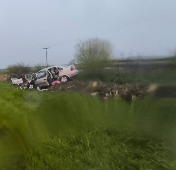 Choque fatal en Ruta Nacional 5: dos camiones y dos automóviles involucrados, un fallecido y un menor en estado crítico