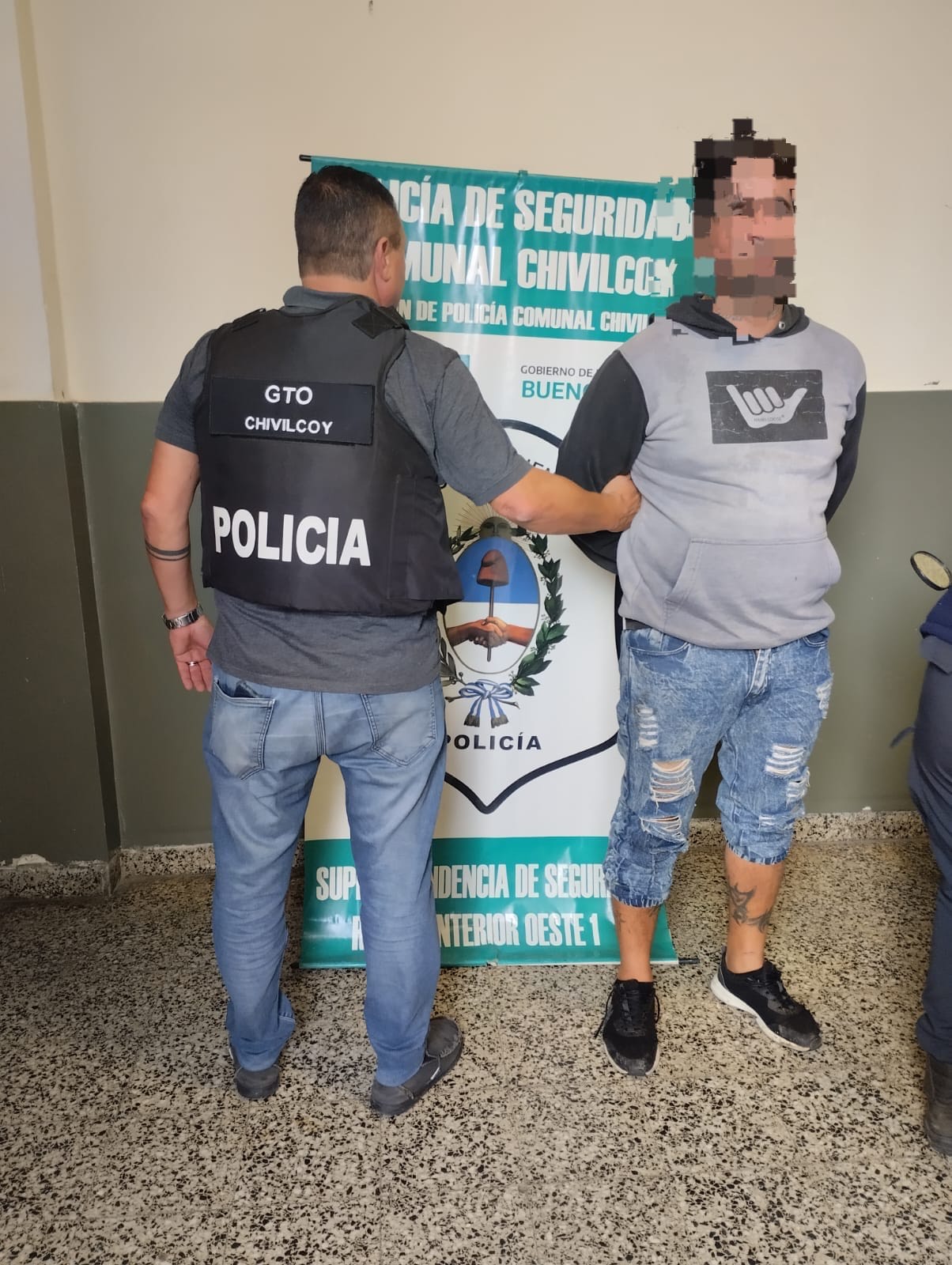 Personal policial aprehendió a un sujeto que intentó sustraer un motovehículo y además, será indagado por otros hechos delictivos.