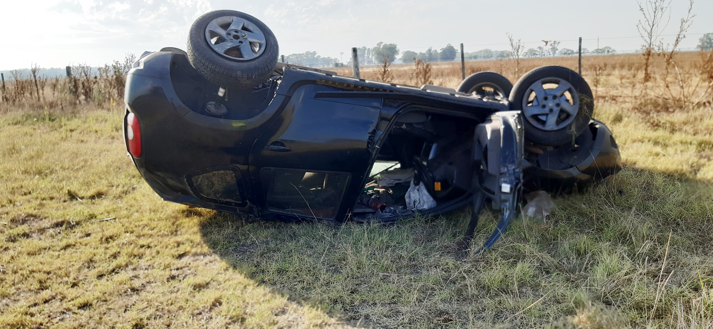 Dos chivilcoyanas se despistaron y volcaron en la Ruta Nacional N° 5