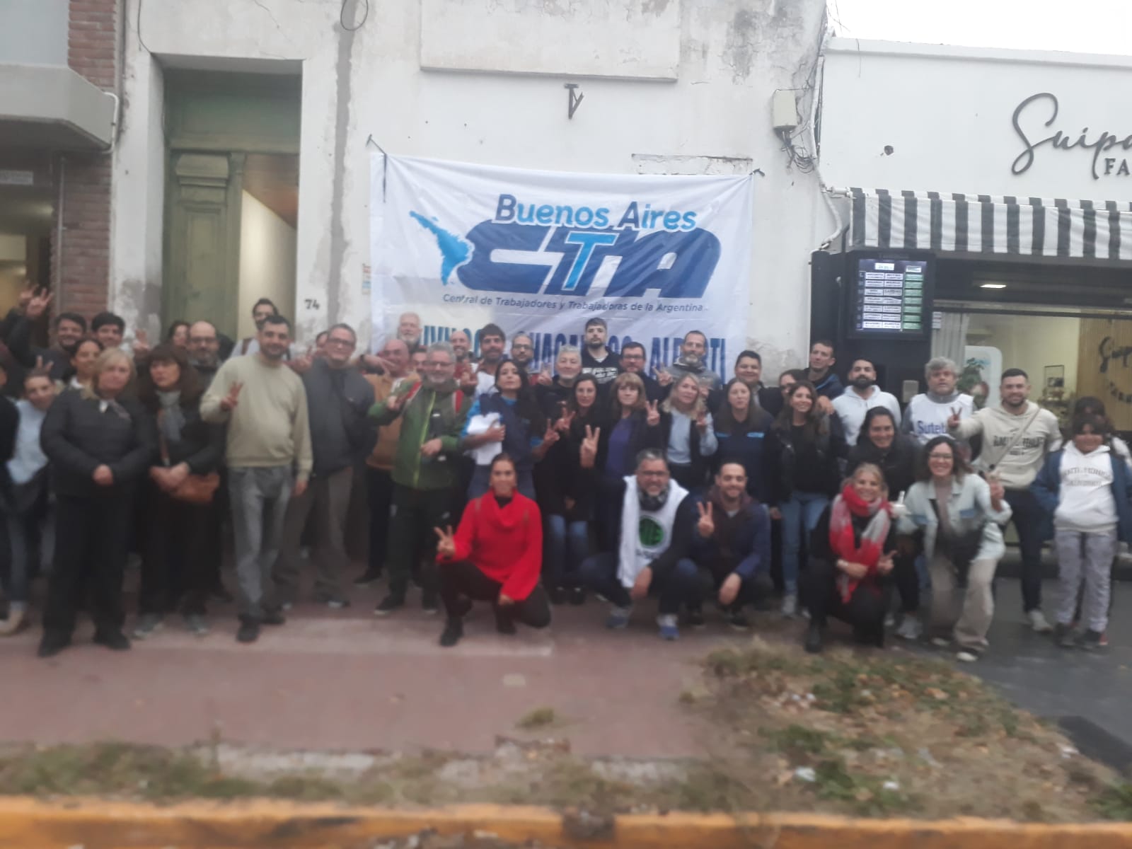 “Nos quieren derrotados pero como toda la historia lo demuestra continuaremos en la calle luchando por defender nuestro derechos y para que este gobierno no termine de entregar al país”
