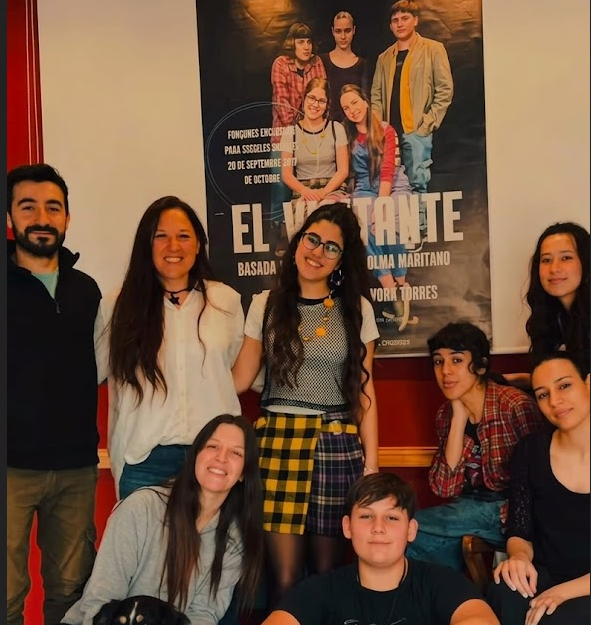 Silvana Torres y un elenco juvenil presentaron la obra ‘El Visitante’ en Teatro El Chasqui: pasaron alrededor de 1000 espectadores en una semana