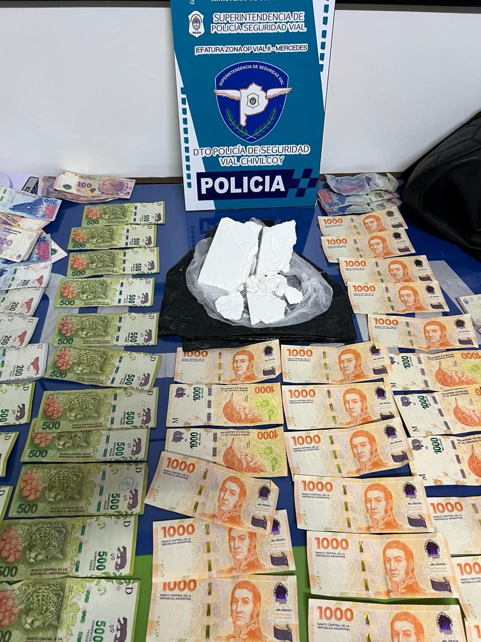 Labraron actuaciones judiciales a dos ciudadanos por comercialización de estupefacientes.