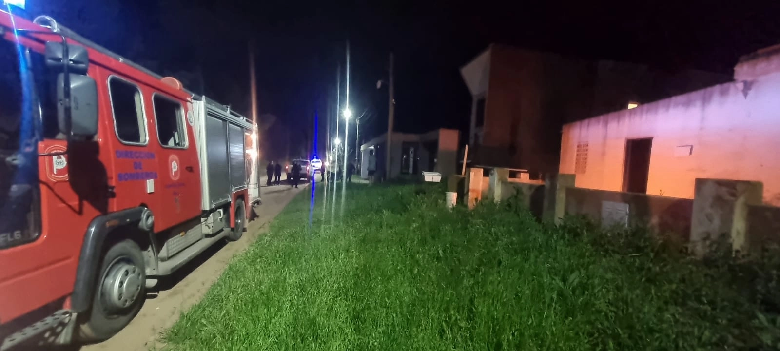 Junín: bomberos sofocaron un incendio en una vivienda de la calle Los Naranjos