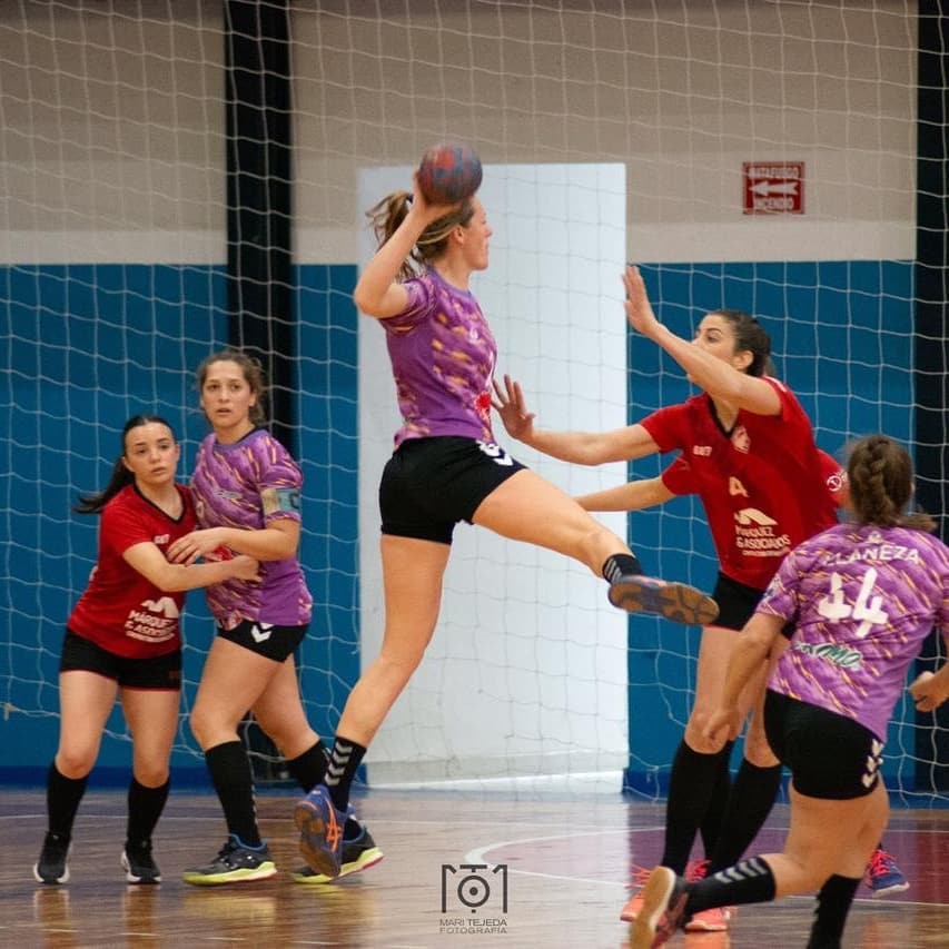 Olivia Lawler
“Nunca imaginé que a los treinta años mi carrera en el handball estaba por empezar”
