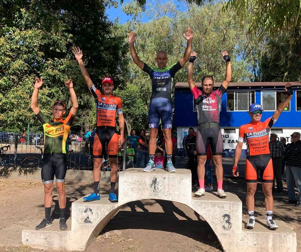 Ciclismo
Elbio Alborzen imparable…ganó las Cien Vueltas de Lomas de Zamora