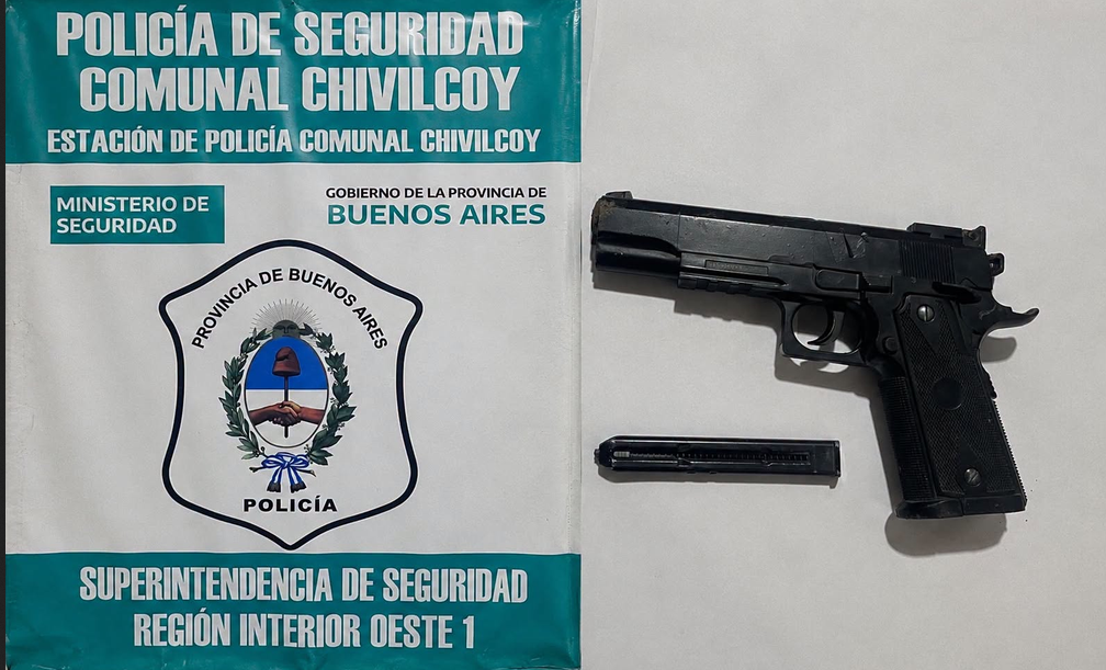 Un comerciante agredido por un menor armado y una mujer detenida con pedido de captura vigente