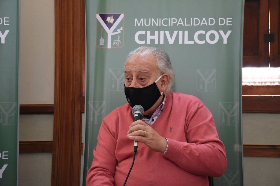 Eduardo De Lillo
“Continúo siendo radical, después si me aceptan estar afiliado o no a un partido es