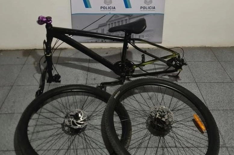 Chacabuco: hallaron desarmada una bicicleta robada tras un allanamiento