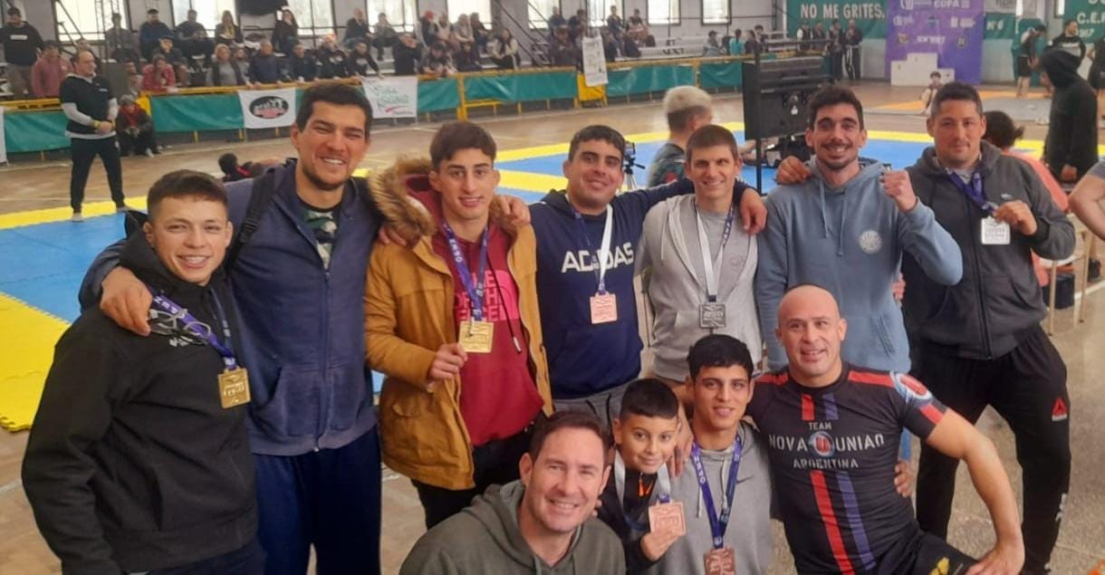 Destacadas actuaciones de nuestros representantes en Las Flores, todos se subieron al podio