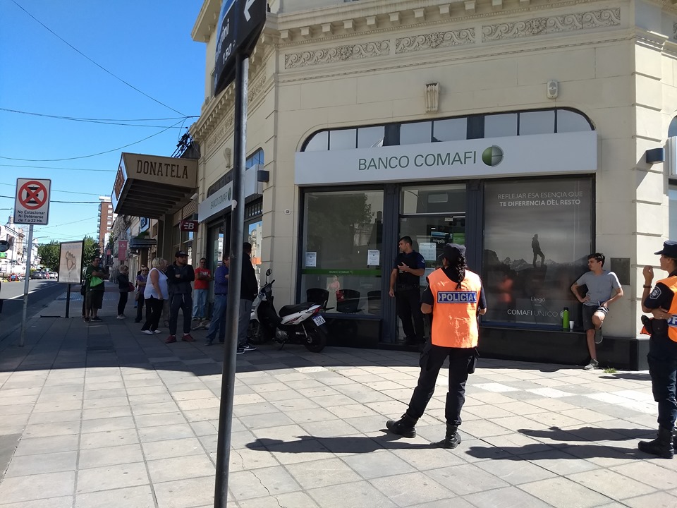 Dr. Arturo Pertosa
“Los operativos continuarán en los días en que haya actividad bancaria también en