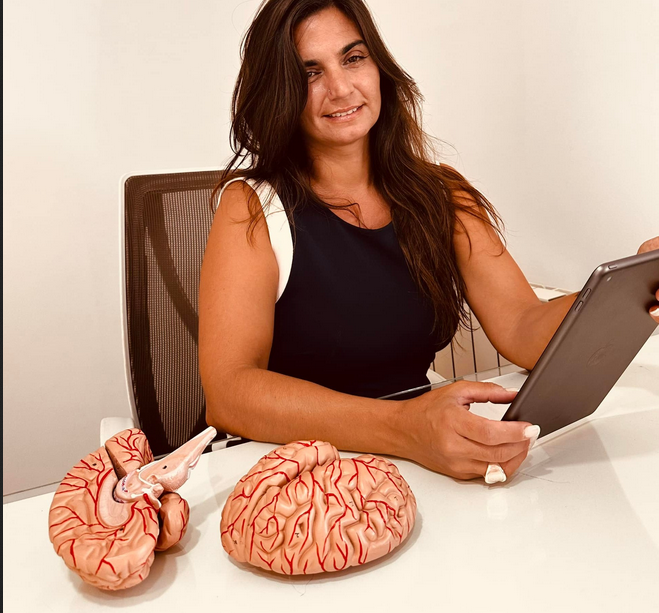 “A la terapia no solamente se puede concurrir cuando se está atravesando un mal momento si no que también es posible concurrir para potenciarse”