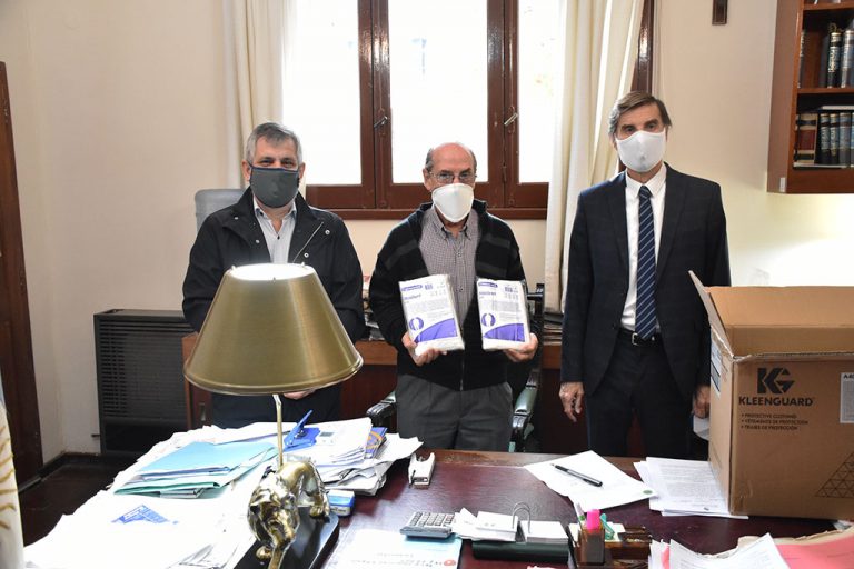 Equipos de protección
Donación del Colegio de Magistrados y Funcionarios Departamental Mercedes para