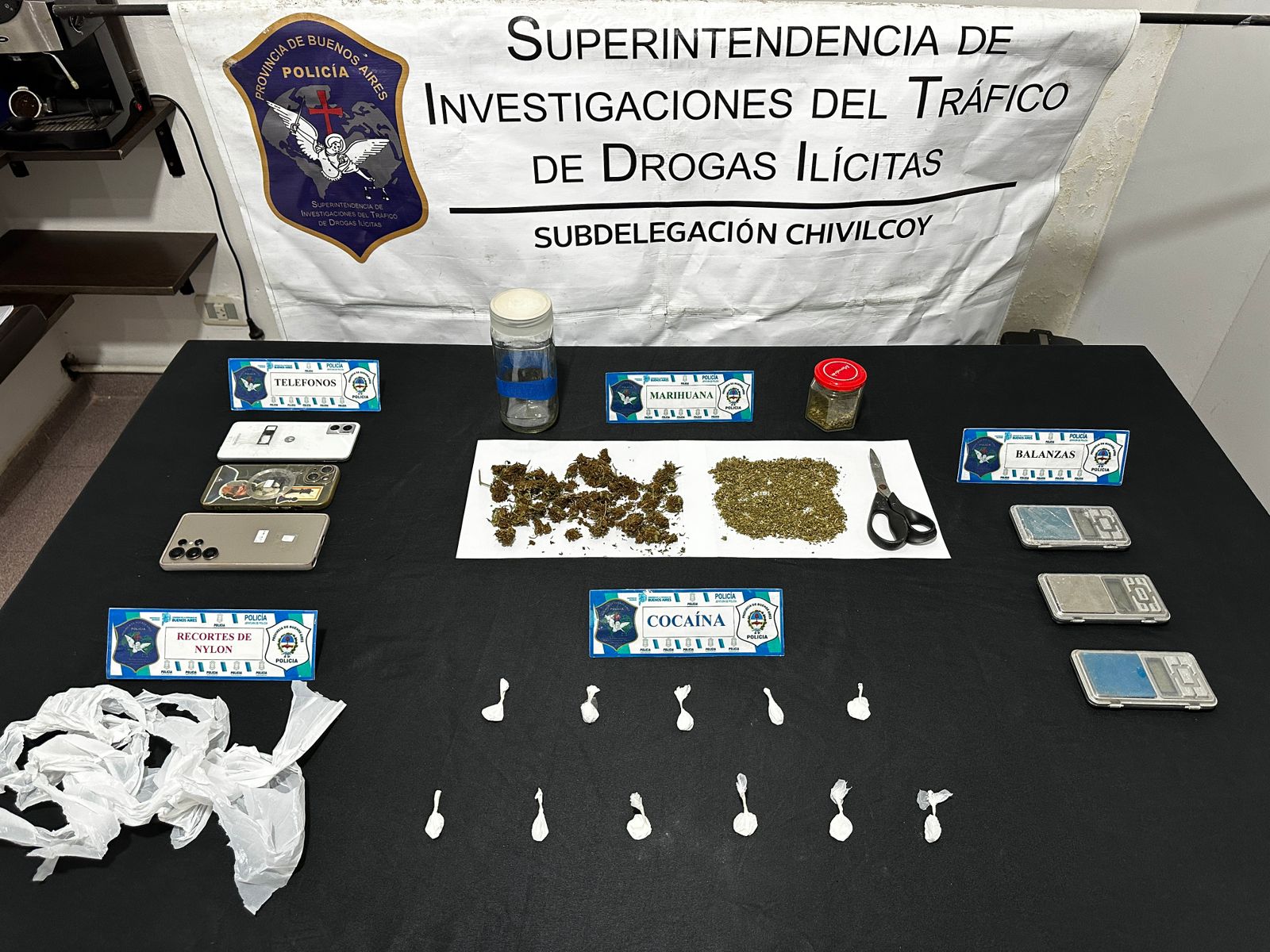 Allanamientos en Alberti y Bragado, con detenidos y droga incautada en causas por Tenencia de Estupefacientes con Fines de Comercialización