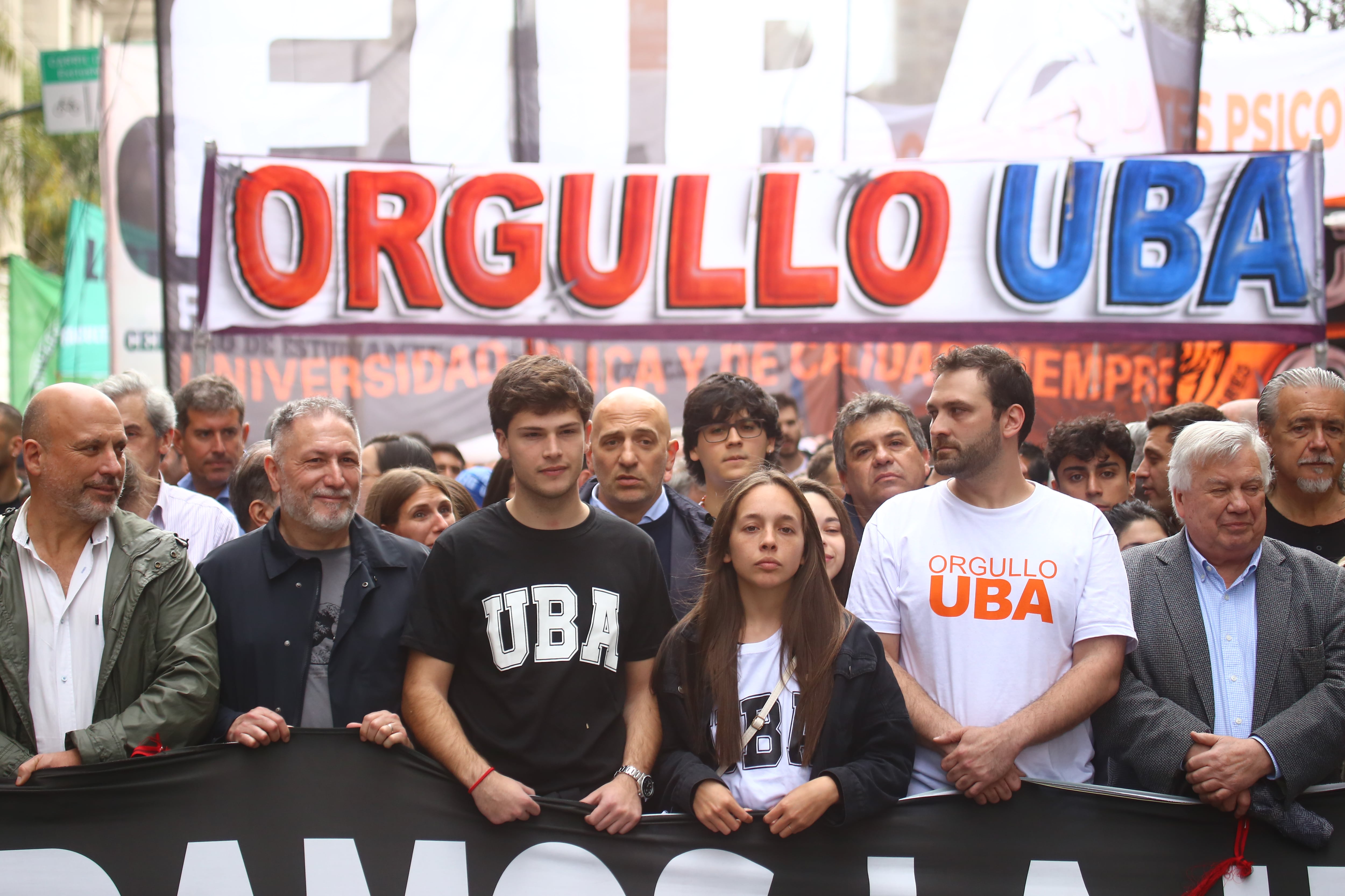 La UBA se desmarcó de los disturbios y exigió que la Casa Rosada cumpla la ley