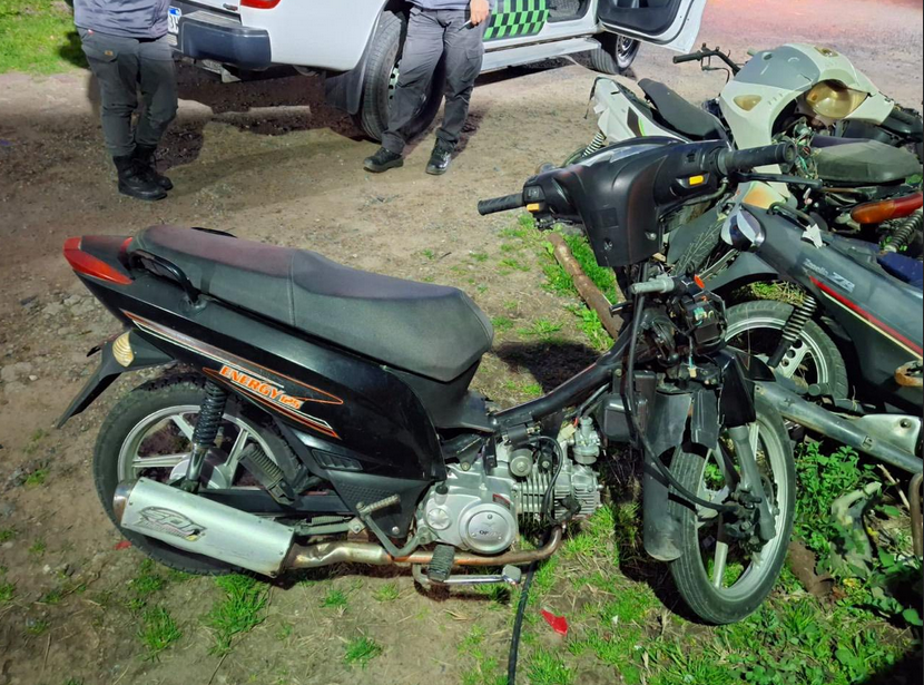 Controles de alcoholemia positivos por encima de 1 g/l y 21 motocicletas retenidas, en su mayoría por circular con caño de escape libre