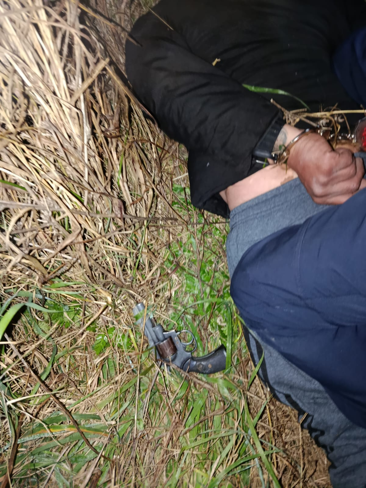Tentativa de homicidio y robo calificado: quedó detenido un hombre y una menor de 16 años fue internada tras una serie de hechos delictivos