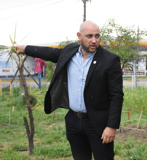 “No se repite más es el título, ahora si debemos traducirlo: no se repite el año entero a excepción que el estudiante se lleve todas las materias y entonces, sí se repite”