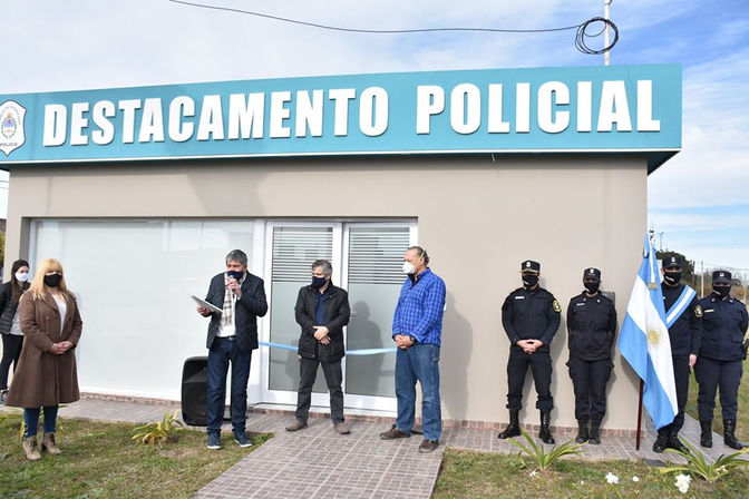 El Ministro, Sergio Berni y el intendente municipal participaron de la toma de posesión del destacam