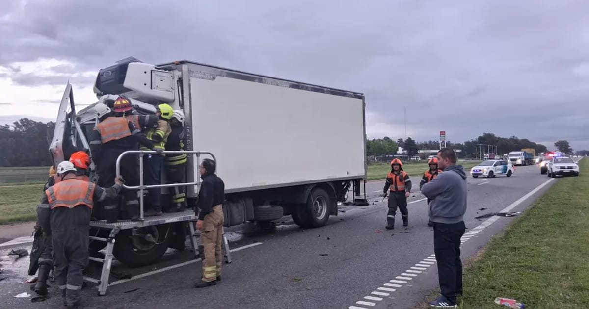 Baradero: un camionero sufrió una fractura tras chocar contra una batea en la Ruta 9
