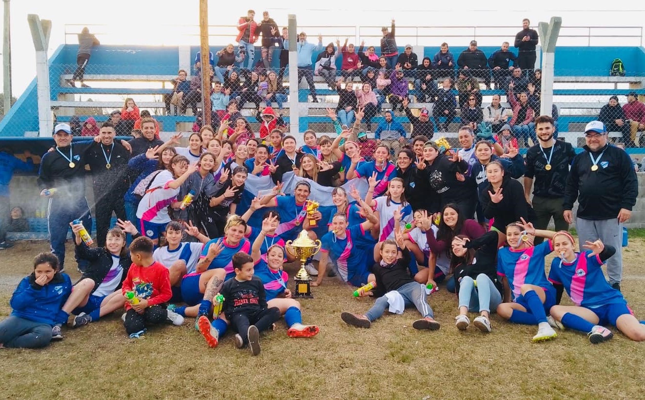 Cerámica campeón de Primera división femenina