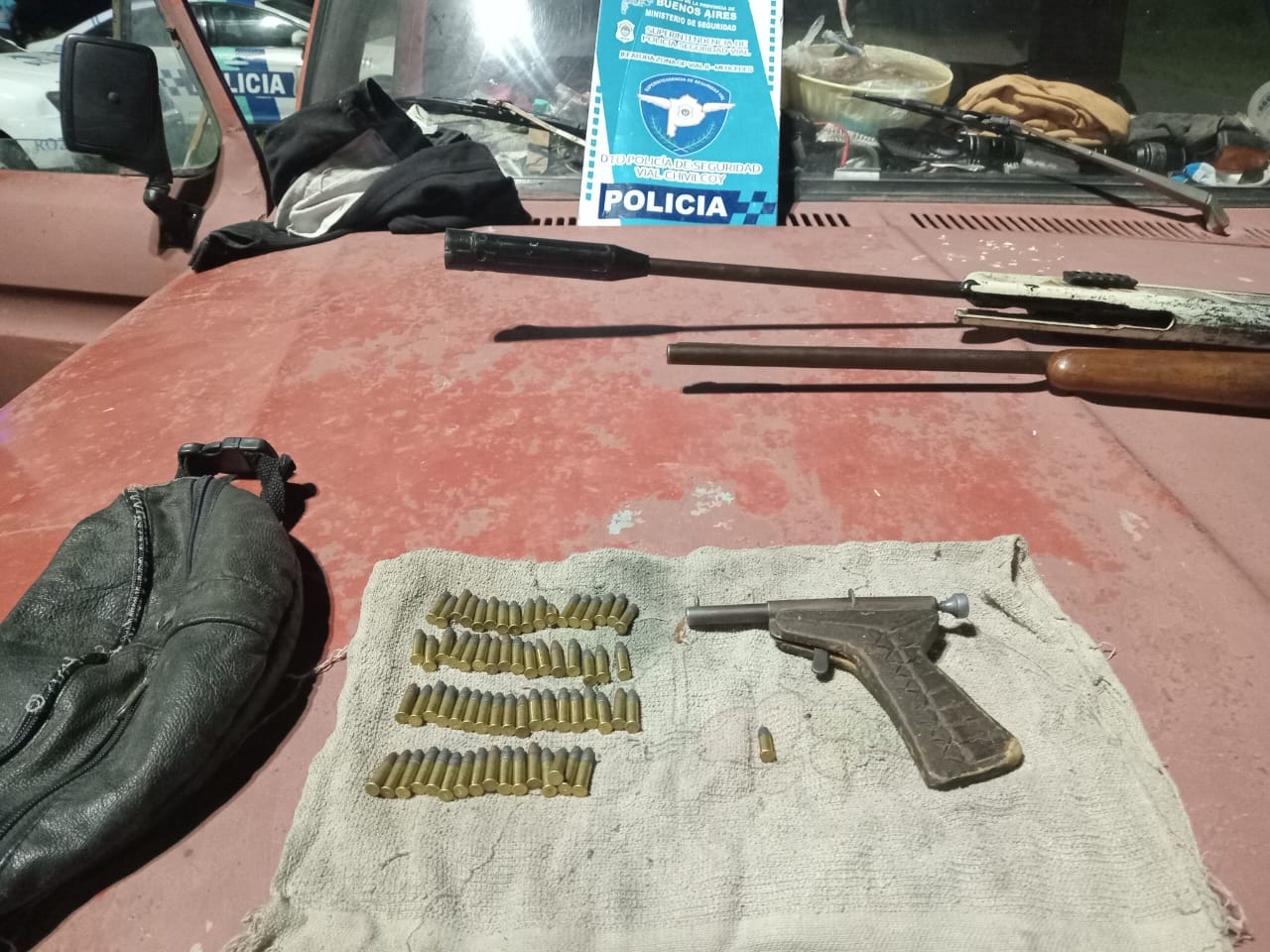 Policía Vial secuestró un vehículo con documentación apócrifa y armas sin documentación respaldatoria