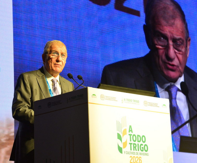 “El país no tiene que ir a pedir dólares prestados afuera; tiene que producirlos acá con el campo y con la industria”, sostuvo Fernando Rivara