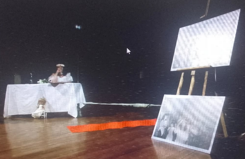 Lorena Bustos escribió y también actúa "Me casé" en la Agrupación Artística, una propuesta que trasciende a lo teatral