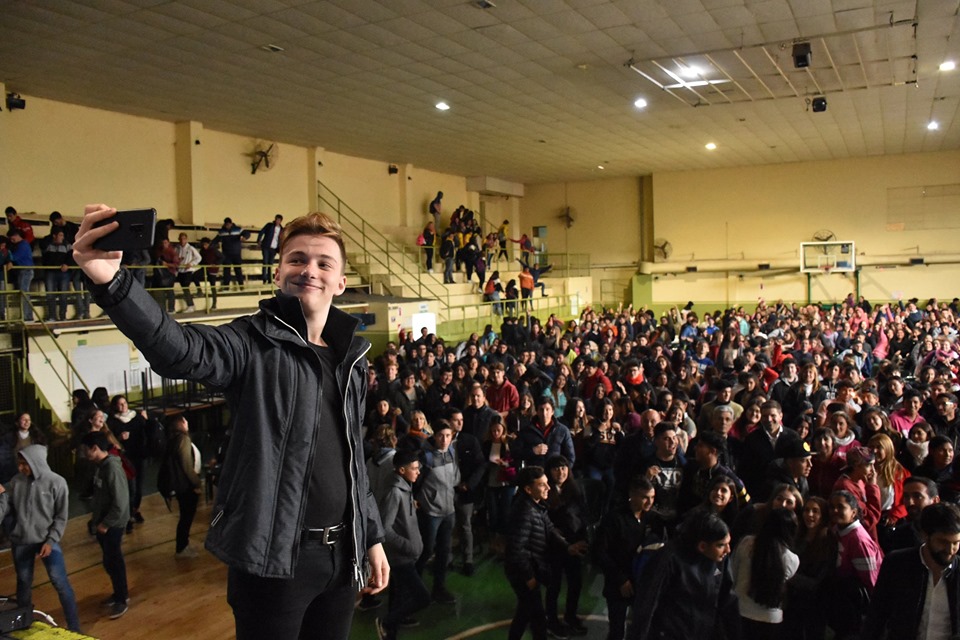 Mateo Salvatto 
“En un principio mi idea era colaborar con mis amigos y personas de acá, pero “Habla