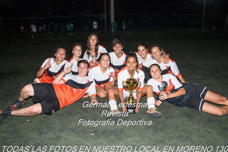 Fútbol 6
La Naranja primer campeón del Torneo Femenino Fantástico