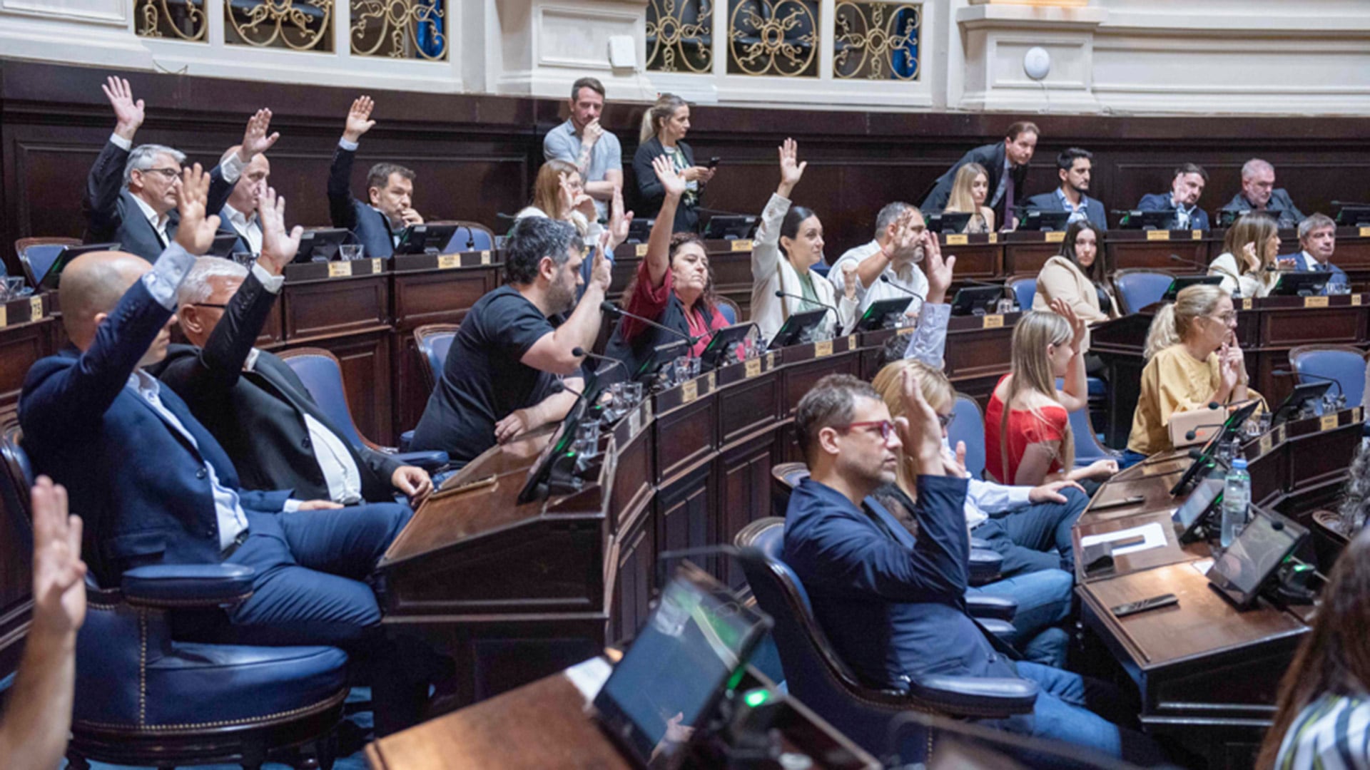 Impulsan proyectos en la Provincia contra los deepfakes en las escuelas