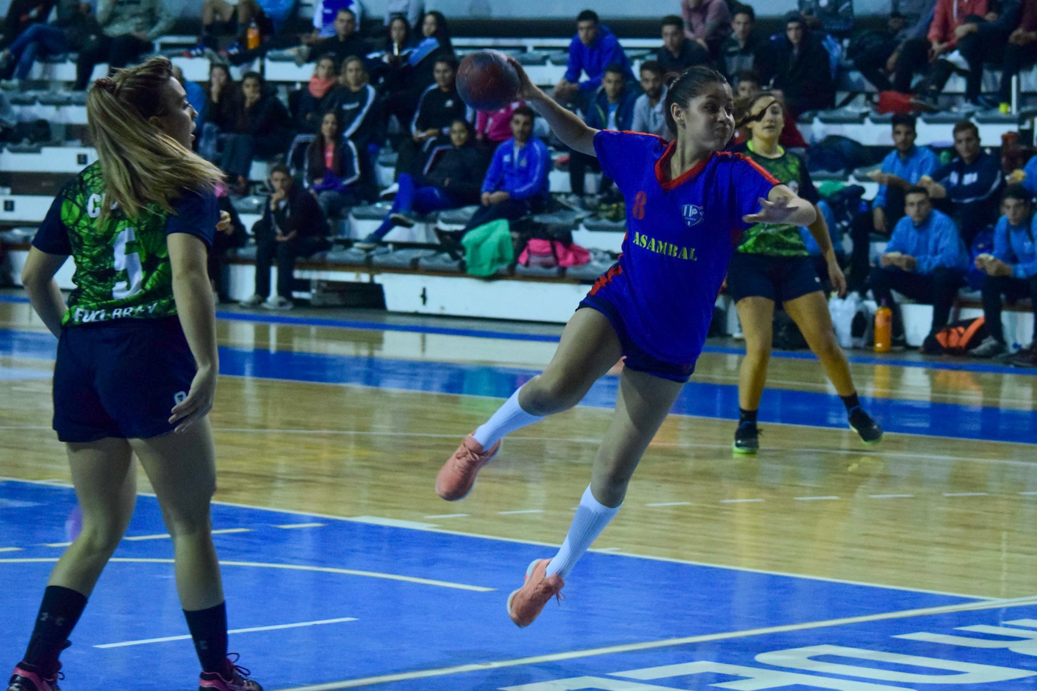 Handball
Catherine Carabajal se convirtió oficialmente en una ‘Guerrera’