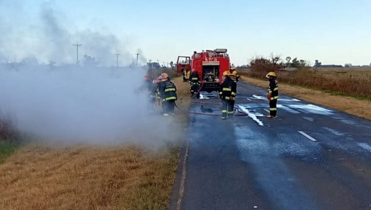 Situación que se repite: Pérdidas totales en el automóvil de un chivilcoyano producto de un incendio