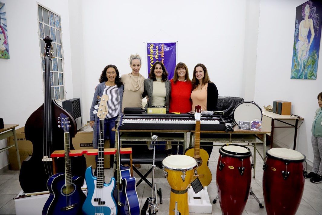 Entregaron instrumentos al Conservatorio de Música “Alberto Williams”