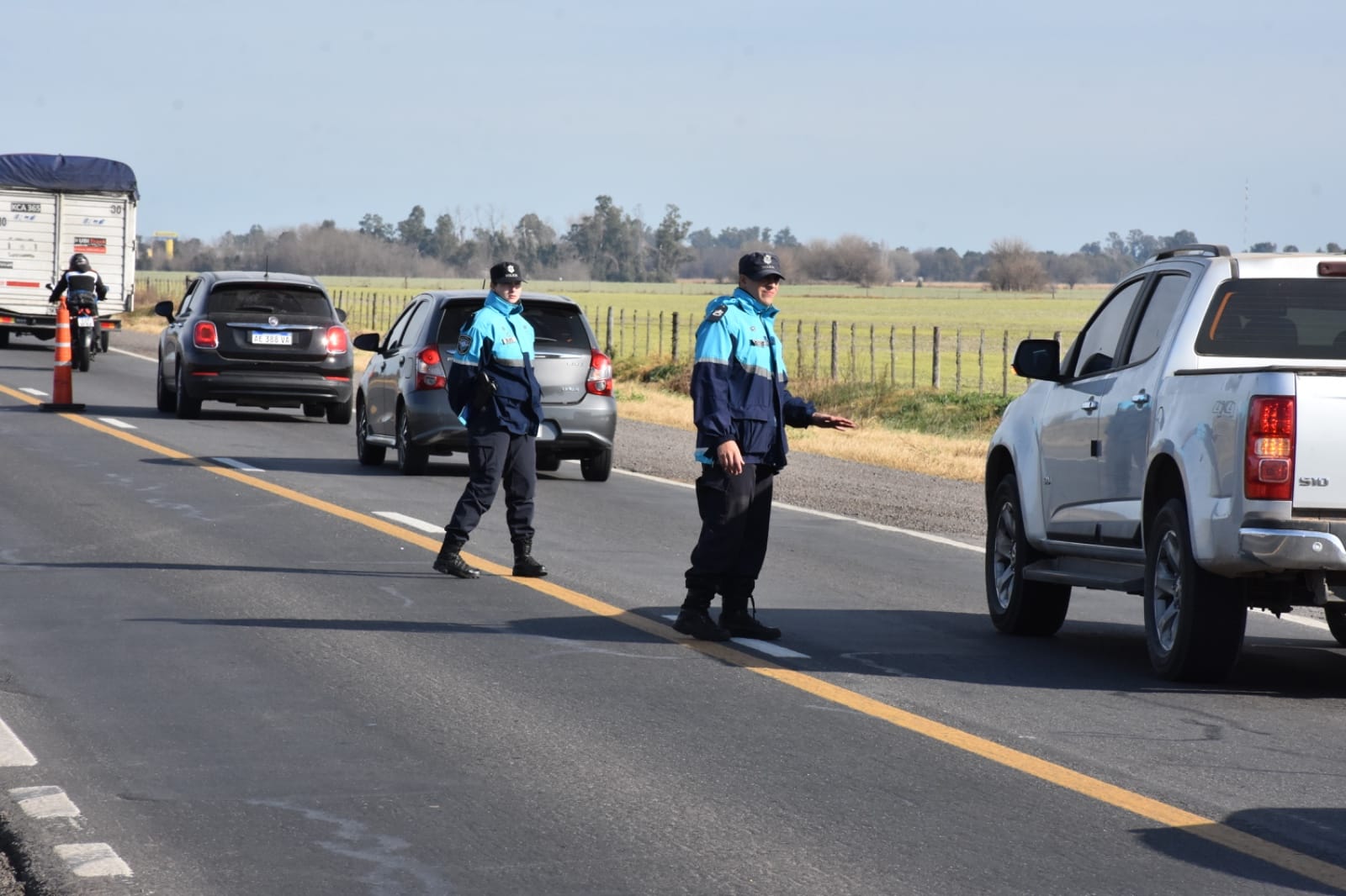 Operativos de interceptación selectiva de vehículos en rutas nacionales y provinciales en el propósito de “ prevenir delitos y faltas”