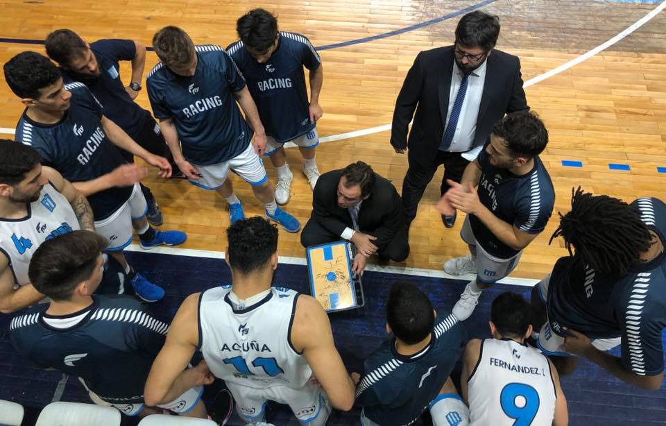 Básquet
Racing ya bajó un puntero y esta noche pretende repetir ante Parque Sur
