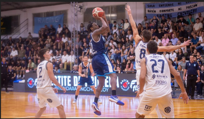 Racing triunfó de local, Ferro se impuso en La Banda y este martes se enfrentan en Caballito