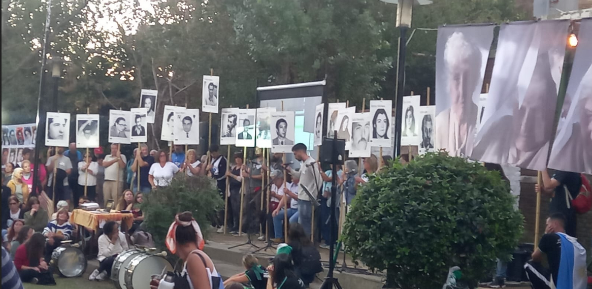 “Nunca Más dictadura, nunca más desaparecidos, nuca más torturas, nunca más secuestros y muertes”