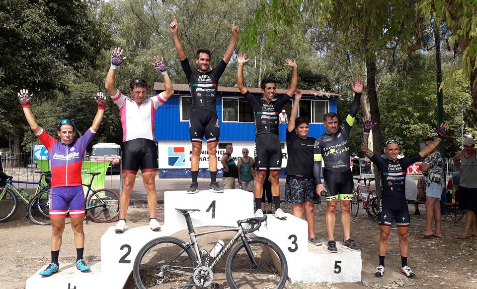 Ciclismo
Triunfo de Acosta Del Río en Máster ‘B’ y podio para Alborzen en la Elite