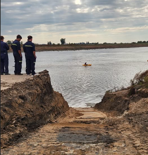 Continua la búsqueda del Pescador de 31 años que cayó en las aguas del Río Salado.