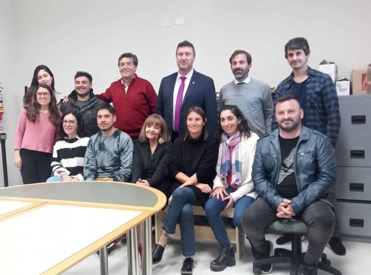 Donaciones económicas y de mobiliario a dos proyectos comunitarios