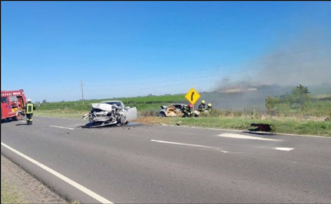 Trágico siniestro vial: un conductor falleció en el acto luego de un choque frontal entre dos vehículos